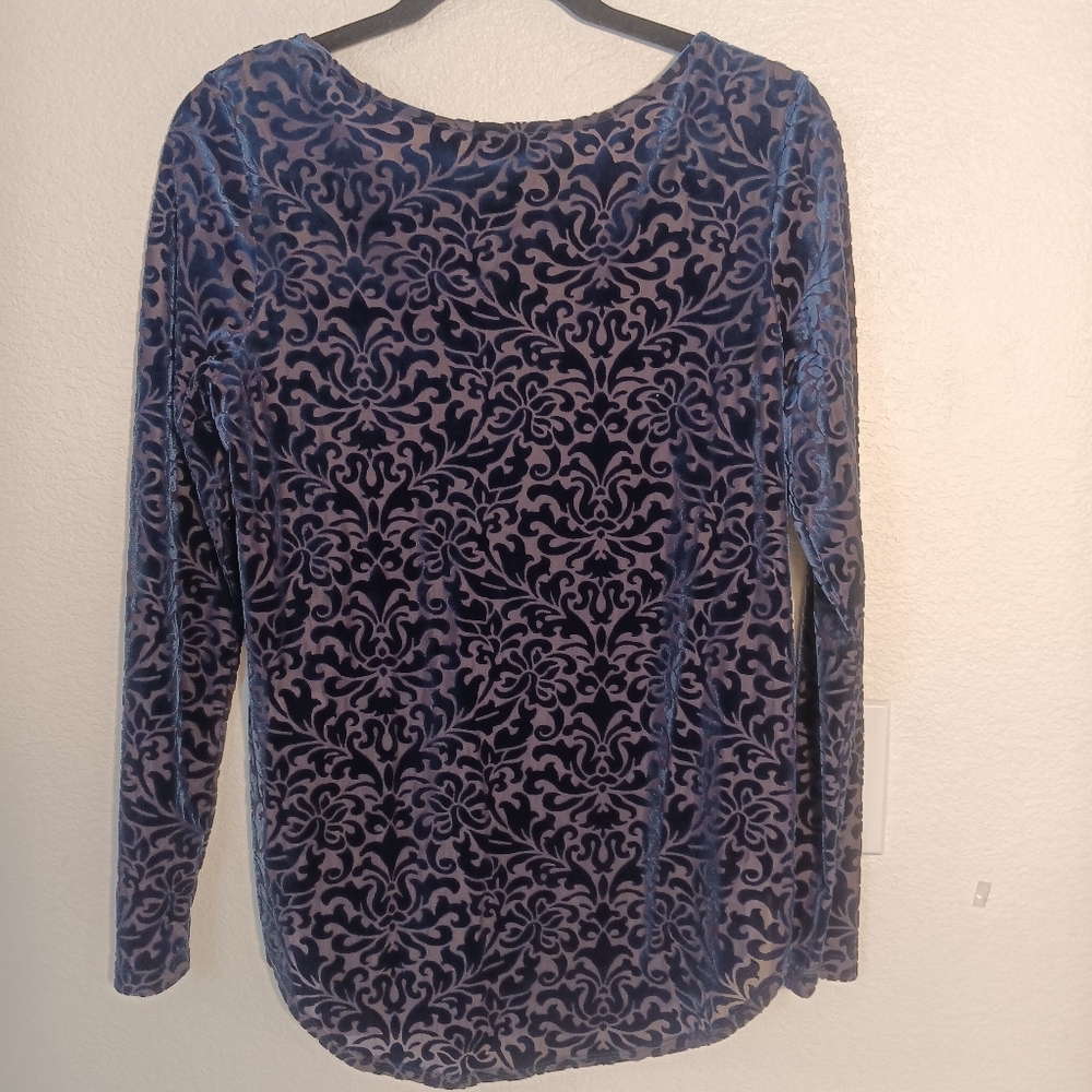 Karen Kane Top Women's Size Small Blue Velvet Burnout Top Blue Boat Neck - Picture 9 of 9